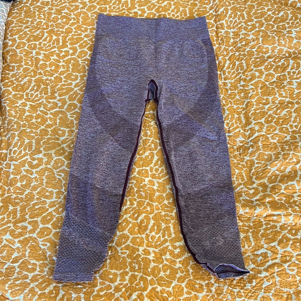 Victoria’s Secret PINK seamless leggings.